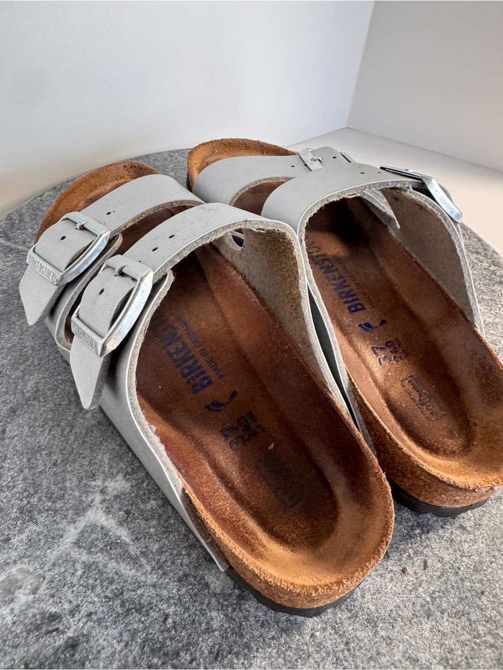 Birkenstock Silver Leather Arizona Buckle Sandals 37 N Metallic - Picture 11 of 15